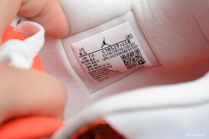 MaikeSneakers Jordan OrangeCT8527-118 4 Air Team 0801